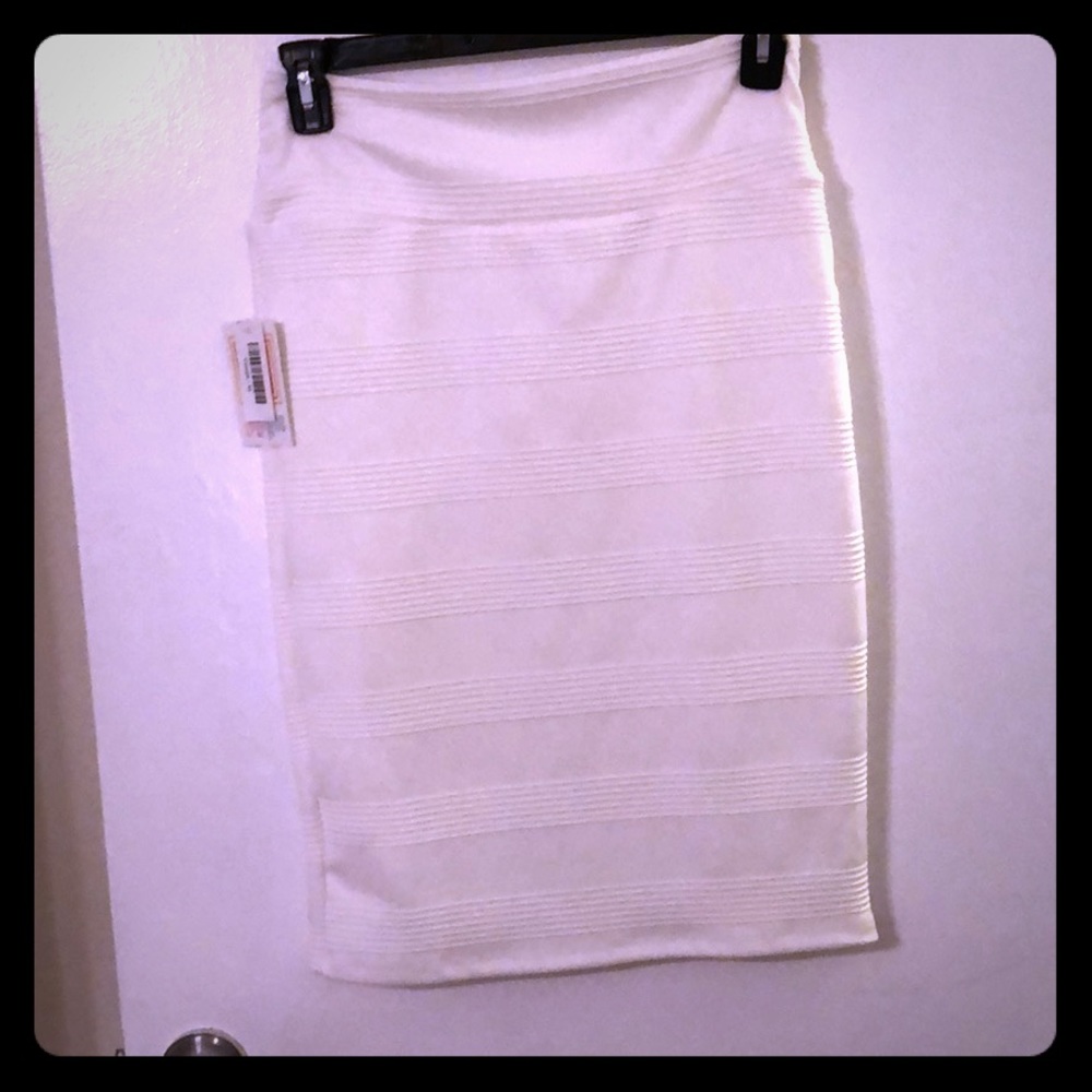 White Cassie LuLaRoe pencil skirt